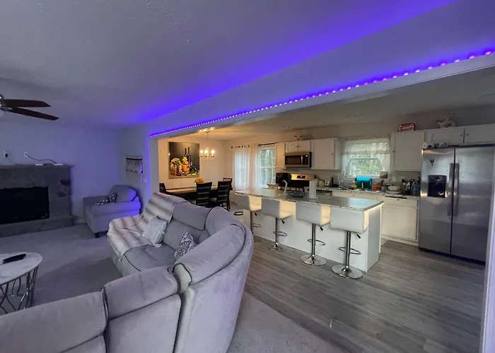 Pocono Escape - Modern & Cozy