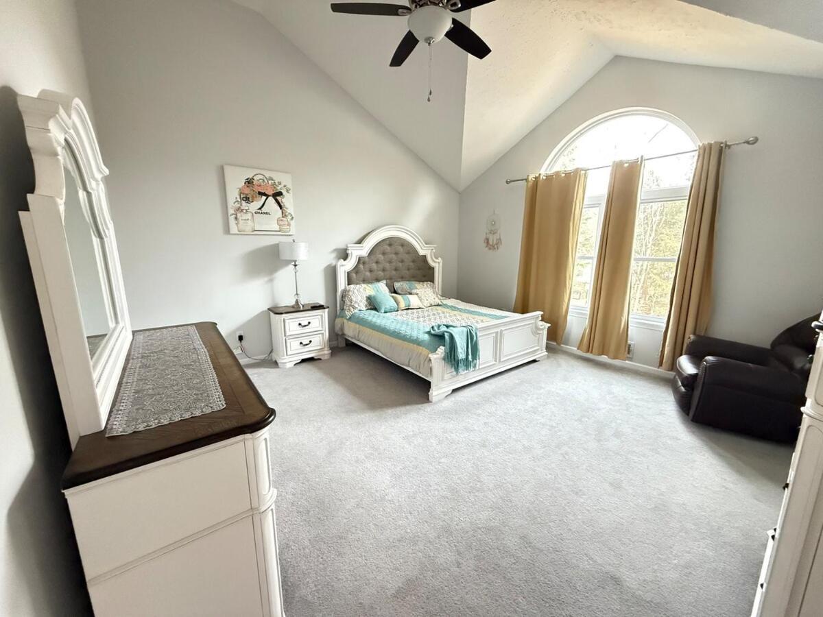 Pocono Escape - Modern & Cozy Pocono Summit